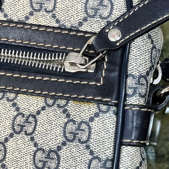 Gucci Blue Crossbody Bag with Iconic Design - Picture 10 of 11